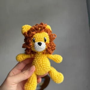 Hippopotame au crochet – Peluche doudou velours chenille fait main 16 Petit lion amigurumi crochet