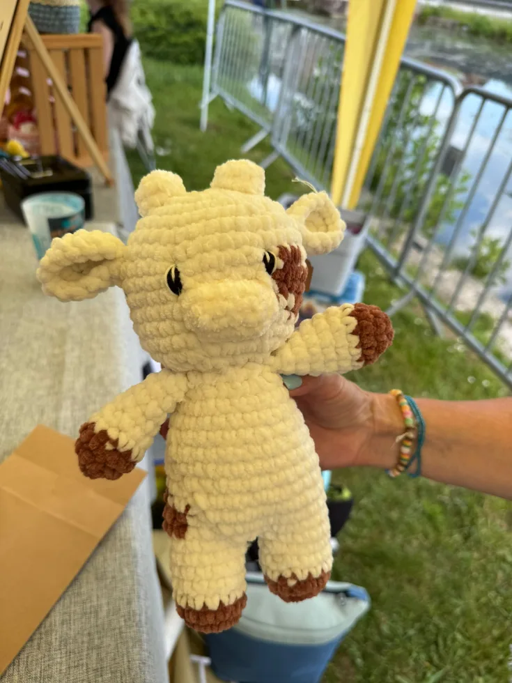Vache Fluffy Crochet 1 Vache Fluffy Crochet Faite Main — Peluche Velours Chenille | OhanArt62