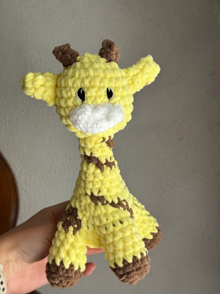 Peluche girafe au crochet fait main