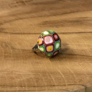 Bague fantaisie cabochon marbré vert et violet