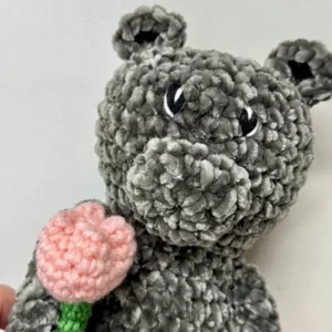 ourson avec sa fleur